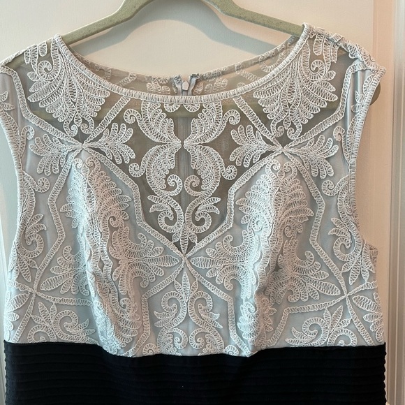 Tadashi Shoji Isabellina Gown - Picture 5 of 16